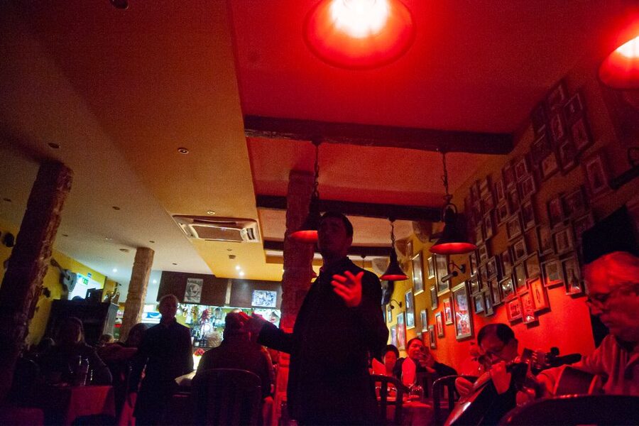 Lisbon: Alfama Tour and Live Fado with Traditional Dinner - Starting Point at Rossio: the smooth begin that matters