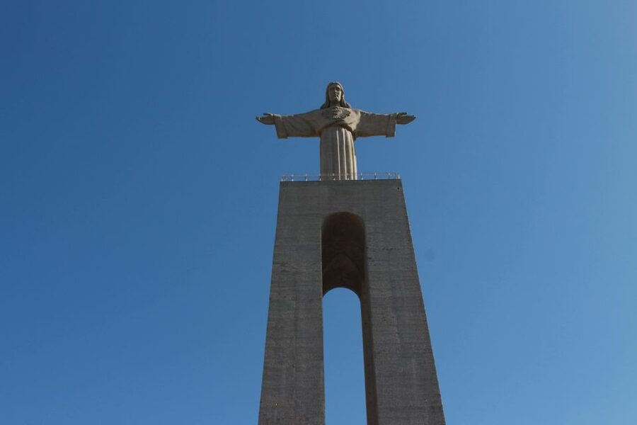 Lisbon: Arrábida and Sesimbra Day Trip with Wine - Who This Tour Suits Best, and Who Should Skip It