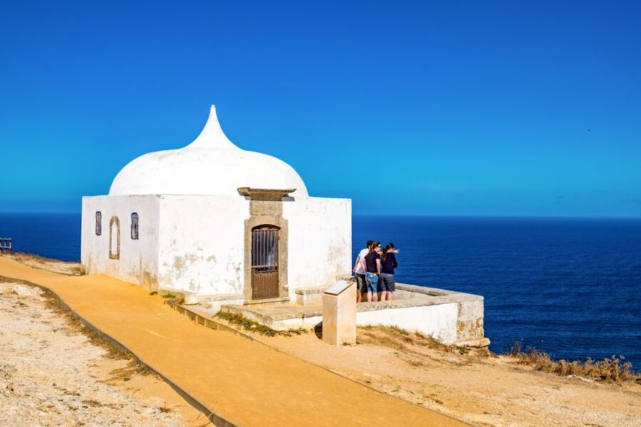 Lisbon: Arrábida Natural Park and Sesimbra Day Trip - Meco Beach viewpoints: the west coast in a nutshell