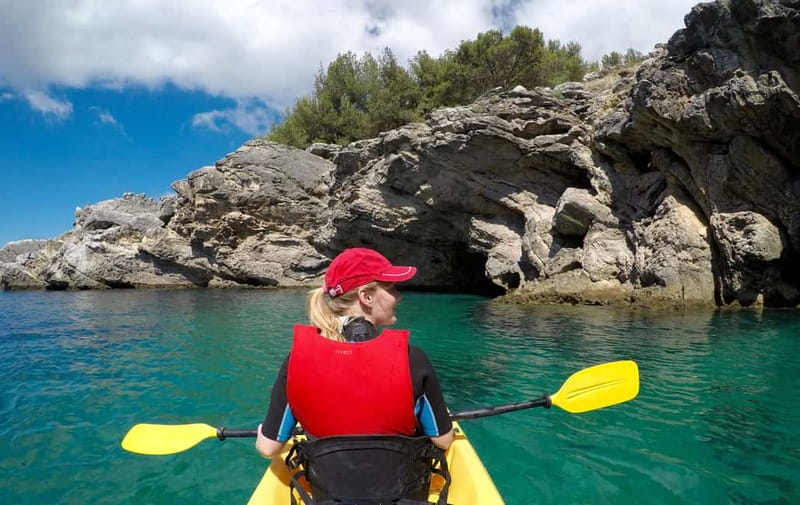 Lisbon: Arrabida Park Kayak Tour with Beach Picnic - The guide makes the difference, especially with first-timers
