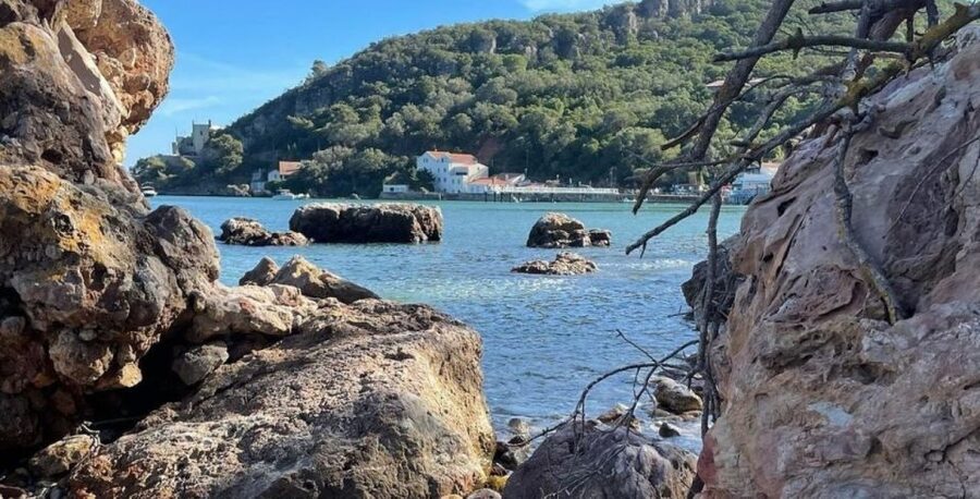 Lisbon: Arrábida & Sesimbra w/ Palmela Castle & Wine Tasting - The Setúbal day trip formula: how this route pays off