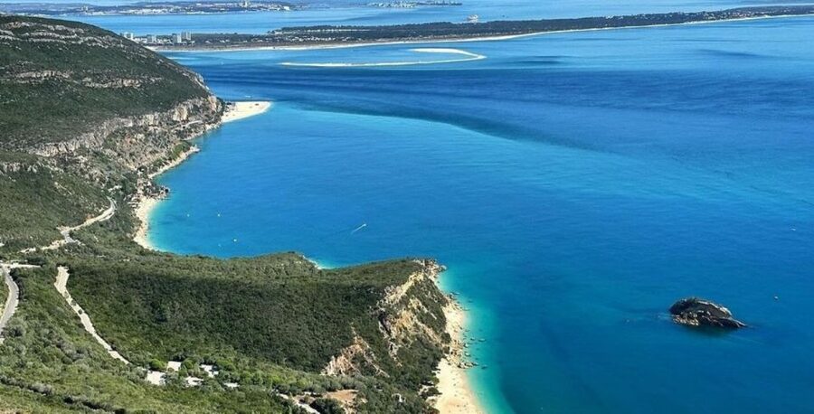 Lisbon: Arrábida & Sesimbra w/ Palmela Castle & Wine Tasting - Arrábida Natural Park: cliffs, forests, and sea views