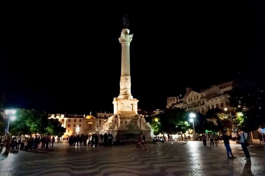 Lisbon: Authentic Fado Show, Dinner and Night Tour - Who this Lisbon Fado dinner night tour suits best