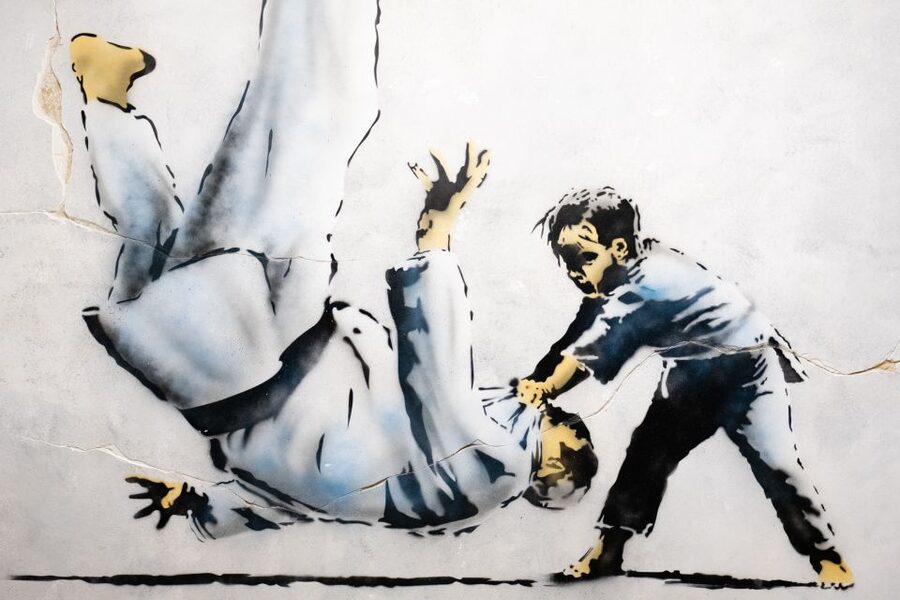 Lisbon: Banksy Museum Permanent Exhibition Entry Ticket - Physical, digital, and 3D-style presentation tricks