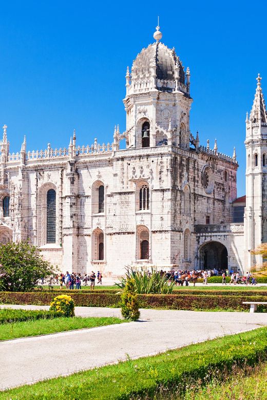 Lisbon: Belem Tour with Pastéis at Jerónimos Monastery - Centro Cultural de Belém: Modern Lisbon Next to Old Ships