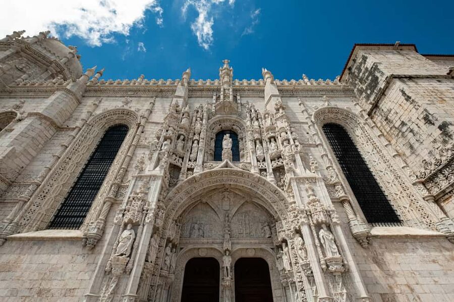 Lisbon: Belem Walking Tour with Jeronimos Monastery Ticket - Belém Tower Finale: What to Look For Before You Leave