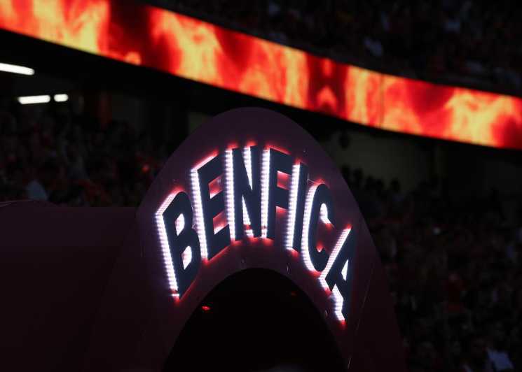 Lisbon: Benfica Museum Tour with Souvenir Scarf - Key points worth knowing