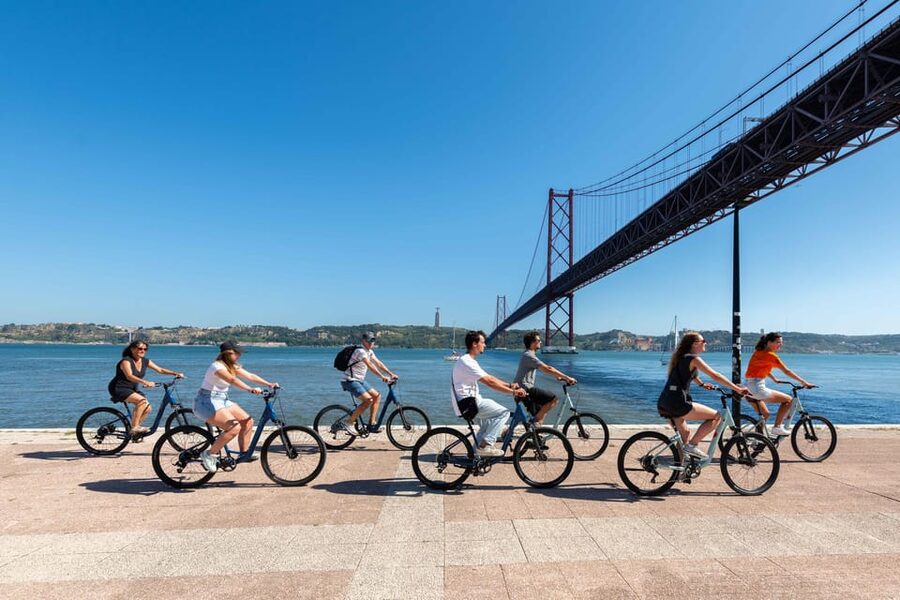 Lisbon Bike Tour: Langs de rivier van Belém naar Lissabon - Starting point at Altis Belém Hotel & Spa: how to avoid the first-stress moment