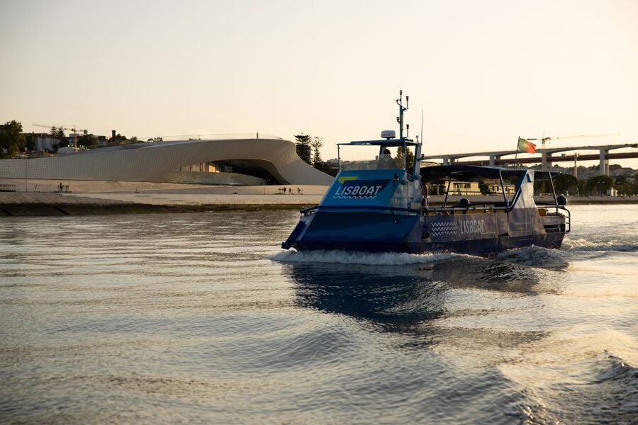 Lisbon: Boat Cruise with Live Fado Performance and a Drink - Drinks on board: what the free drink means in real life