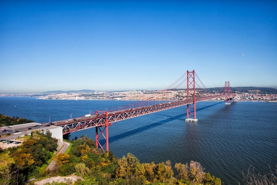 Lisbon: Boat Tour Ticket and Hop-on Hop-off 48-Hour Bus. - The Yellow Boat on the Tagus: bridges, castles, and a slower pace