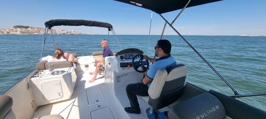 Lisbon: Boat Tour with Champagne - What the Group Size and Guides Mean for Your Experience