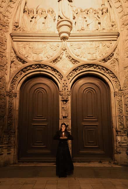 Lisbon by Night: Guided Walking Tour - The Unholy Secrets - Finding your guide at Praça Dom Pedro IV, near Rossio Square