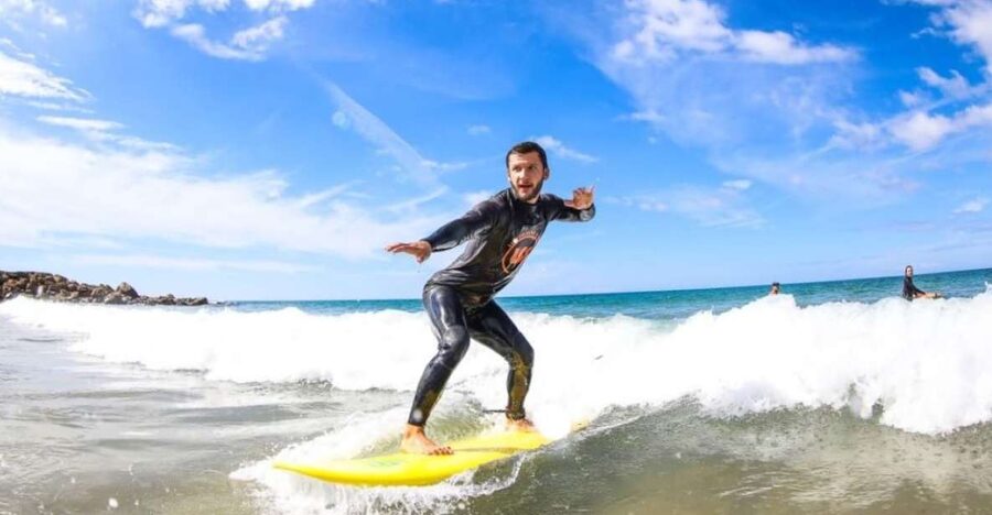 Lisbon: Capafórnia Surf Experience - Entering Costa da Caparica, where the sand does half the work