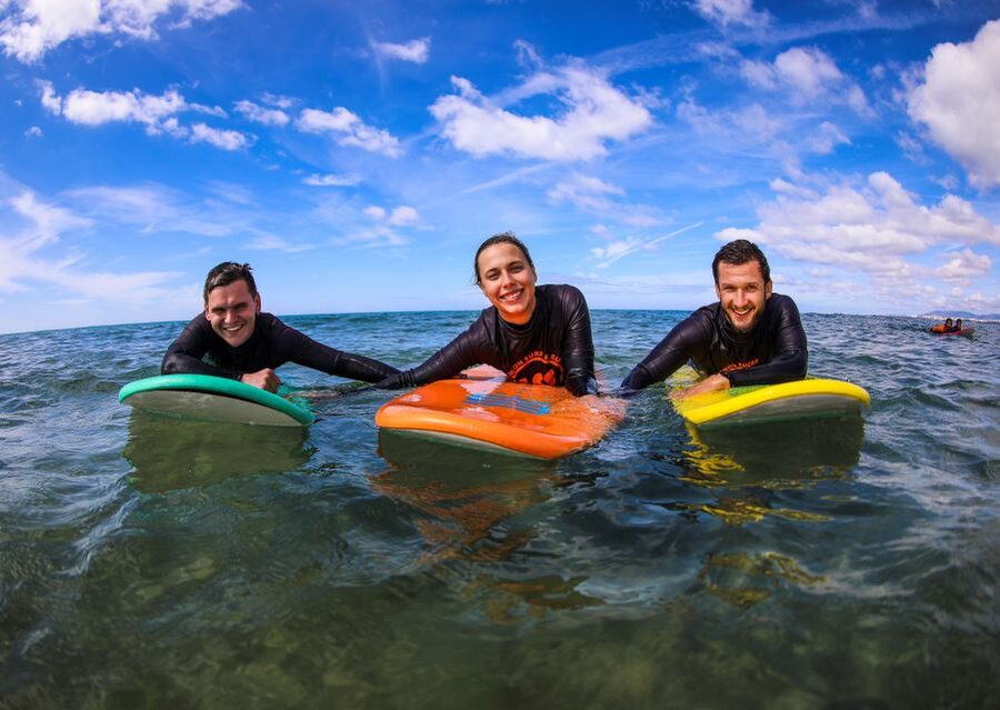 Lisbon: Capafórnia Surf Experience - Coaches in your ear, not just on shore