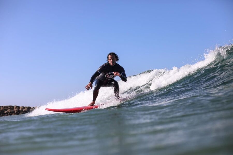 Lisbon: Capafórnia Surf Experience - Who should book this surf lesson, and who should skip it