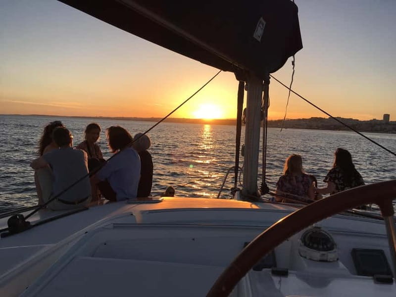 Lisbon: Catamaran Cruise with Drinks & Pastel de Nata - A 2-hour Tagus sunset plan that helps you see Lisbon without stress