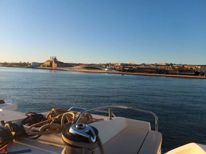 Lisbon: Catamaran Cruise with Drinks & Pastel de Nata - Drinks and pastel de nata, what’s actually included