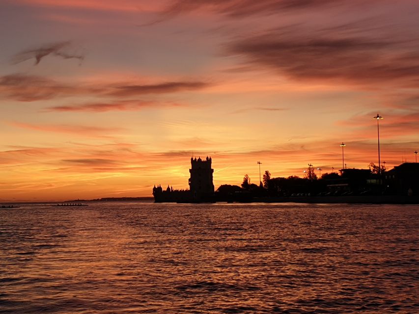 Lisbon: Champagne Sailing Tours - Stop-by-stop: what to expect as the yacht moves past each landmark