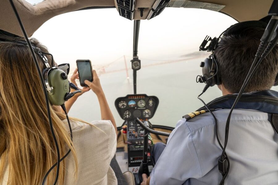 Lisbon: City and Coastline Sightseeing Helicopter Flight - Getting the best photos in only 10 minutes