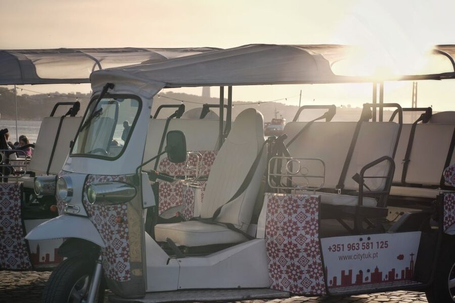 Lisbon: City Highlights Tour by Tuk Tuk - Guides Matter: Why Personal Storytelling Elevates the Ride