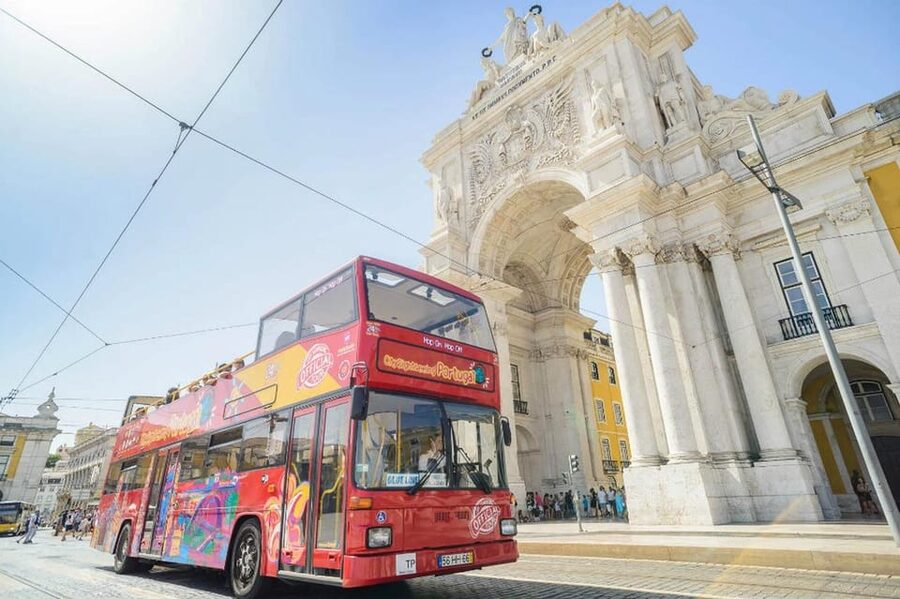 Lisbon: City Sightseeing Hop-On Hop-Off Bus Tour - Entering Lisbon on wheels, from Marquês de Pombal