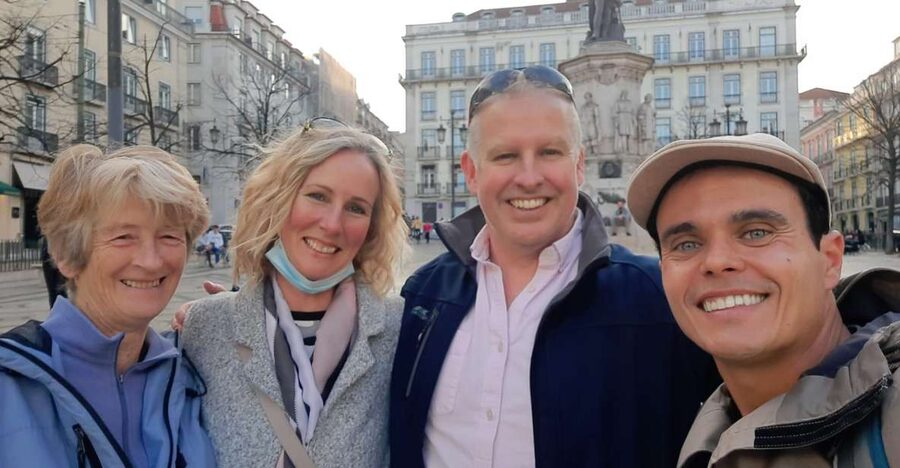 Lisbon: City Sightseeing Private Tour with Guide - Key points at a glance