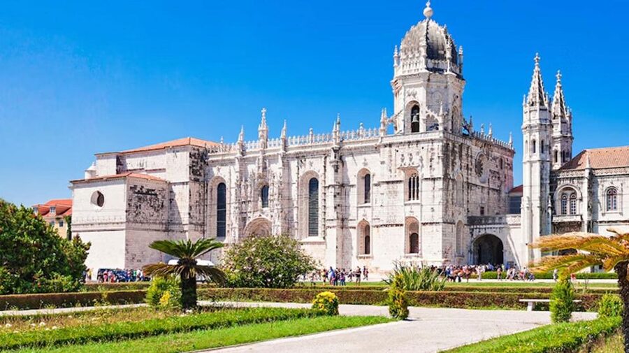 Lisbon City Tour: Full-Day - Central Lisbon walk: Rossio, Baixa, Chiado, and Castle Quarter