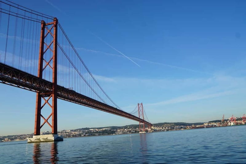 Lisbon: Classic Yacht Tour with Drinks and Pastel de Nata - Why a classic yacht on the Tagus beats another walking tour