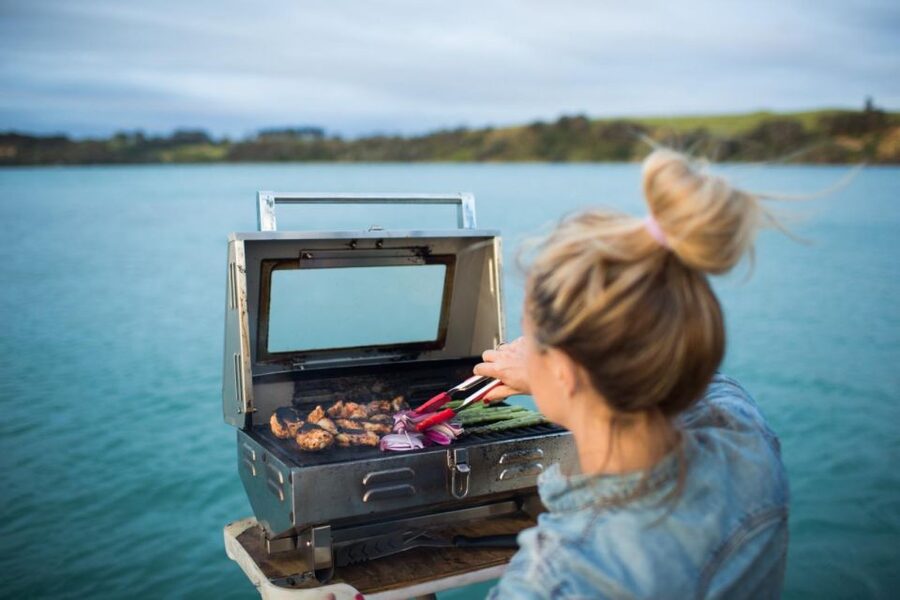 Lisbon: Cruise to the Beach with BBQ, Open Bar and Music - The 3-hour plan: cruise, anchor, swim, eat, repeat