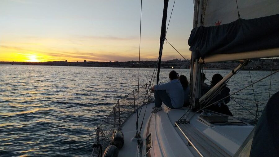 Lisbon: Day and Sunset Tour on the Tagus River - Jardim Docas da Ponte: the bridge area from the water