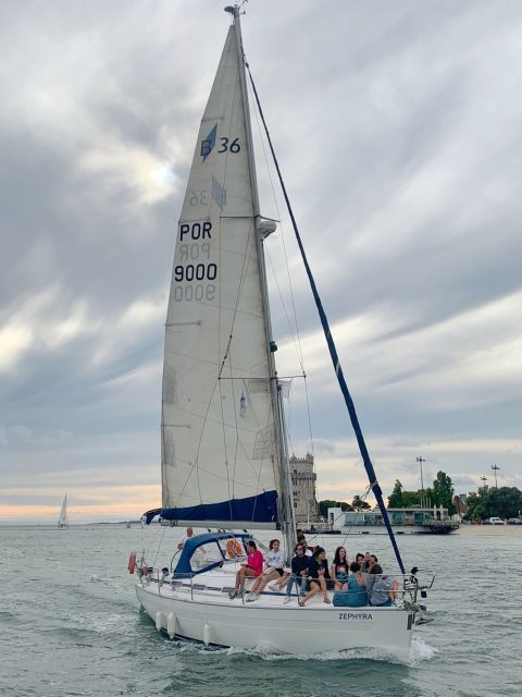 Lisbon: Day and Sunset Tour on the Tagus River - Sunset comfort, snacks, and the small onboard perks