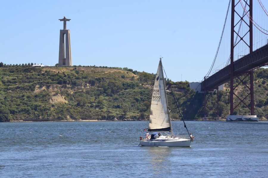 Lisbon: Day and Sunset Tour on the Tagus River - Getting on board: Alcântara dock directions that actually work