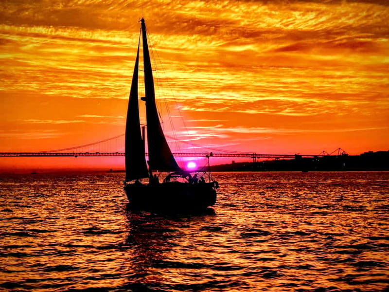 Lisbon: Daytime or Sunset Boat Cruise with History and Wine - What You Get With the Crew: Guidance Without Pressure