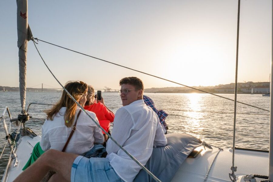 Lisbon: Daytime/Sunset/Night City Sailboat Tour with Drink - Central Lisbon from Time Out Market to Commerce Square and Baixa