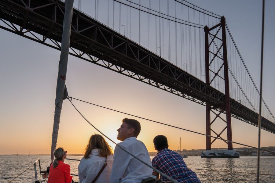 Lisbon: Daytime/Sunset/Night City Sailboat Tour with Drink - Almada and Christ the King: the river’s final big perspective