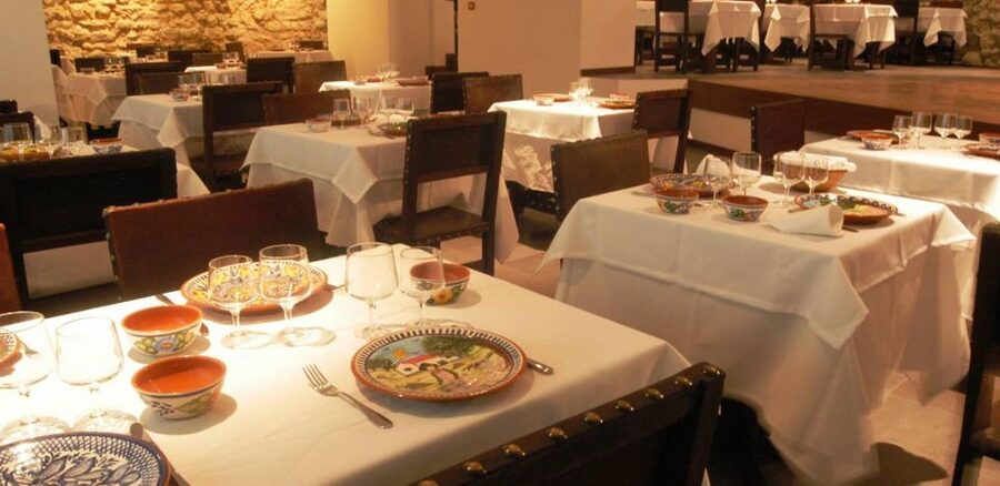 Lisbon Dinner with Fado Show and Sights by Night - Who should book, and who should skip