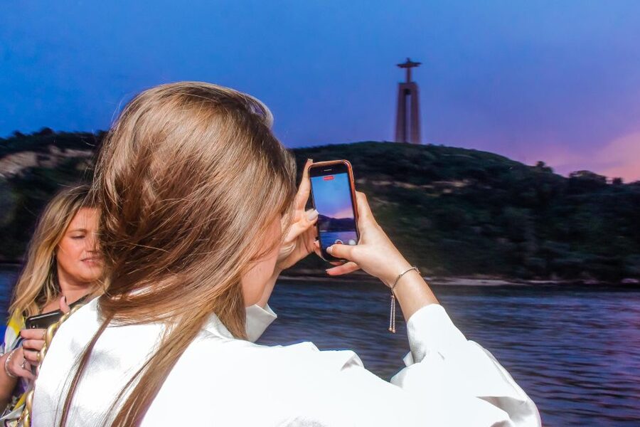 Lisbon: Disco Night Cruise with DJ and Open Bar - The 2-Hour Tagus Route: Commerce Square to Belém Tower at Night