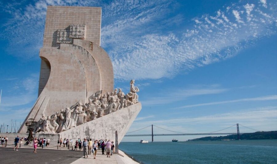 Lisbon: Discovering Belém Tuk Tuk Tour - Getting your bearings in Belém with a private tuk tuk ride