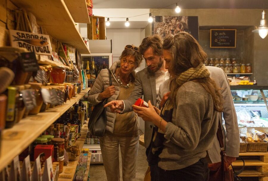 Lisbon: Evening Local Food Crawl with Drink Pairings - Quick planning checklist for a smooth evening