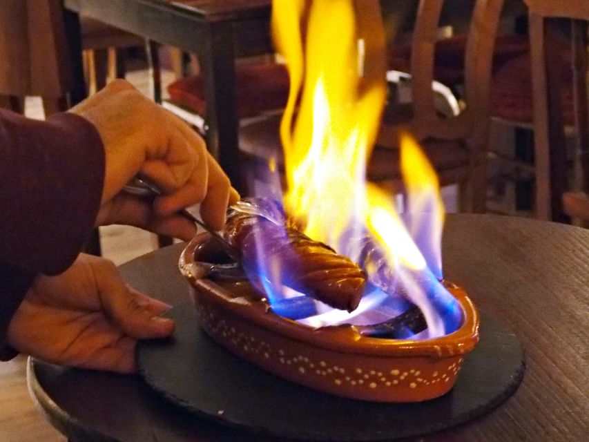 Lisbon: Evening Local Food Crawl with Drink Pairings - Off the beaten tracks: eating where Lisbon actually lives
