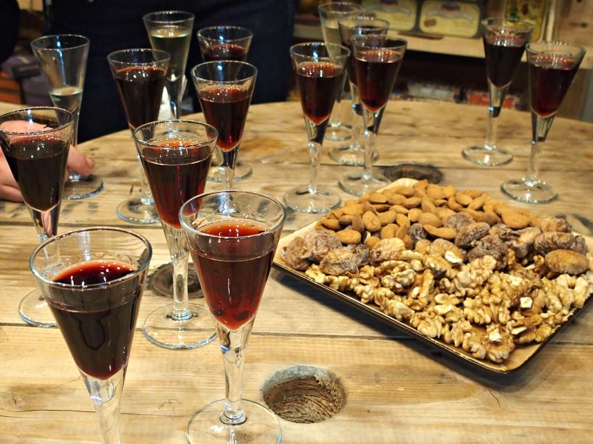 Lisbon: Evening Local Food Crawl with Drink Pairings - Who this Lisbon petiscos tour suits best
