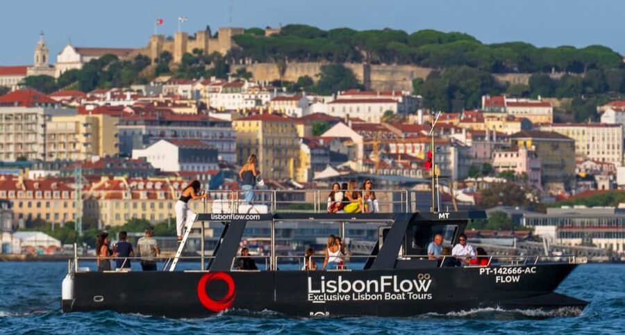 Lisbon: Exclusive Golden Hour Sunset Boat Cruise - Finding Pier C at Terreiro do Paço without stress