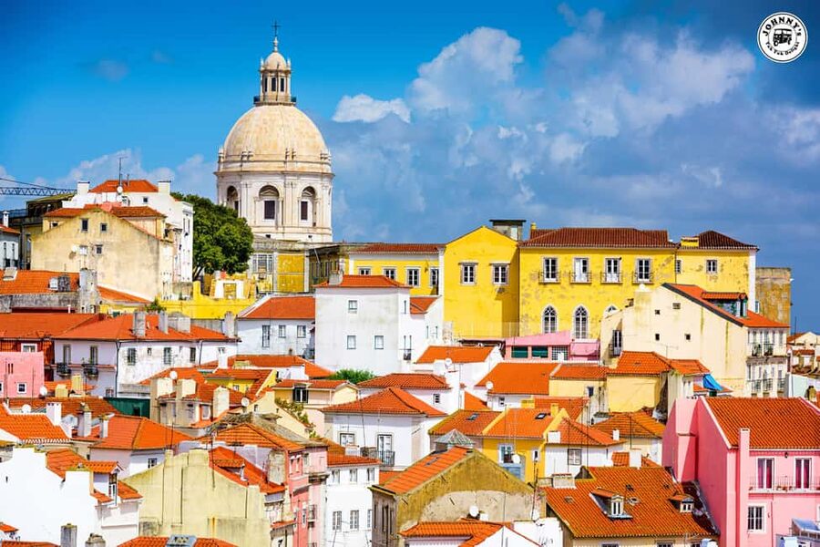 LISBON : EXPLORE OLD TOWN ALFAMA BY ELECTRIC TUK TUK - Guides: the difference is in the details