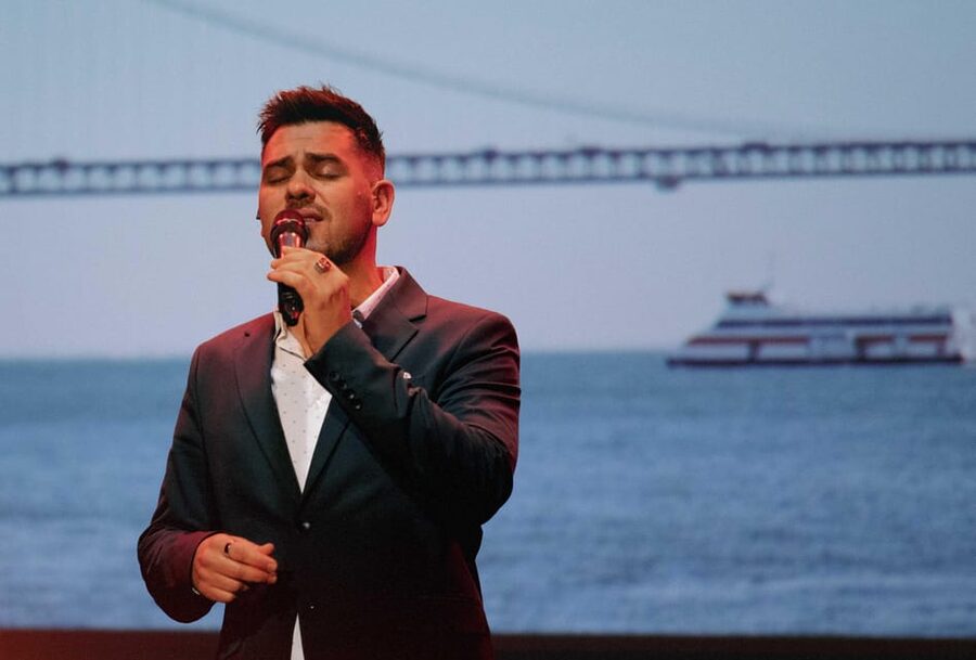 Lisbon: Fado in Chiado Live Show - Audience participation: when fado gets a little social