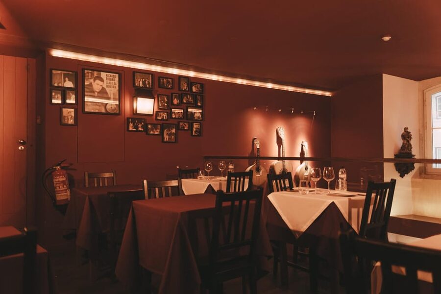 Lisbon: Fado Night with Dinner in a Typical Fado House - Service, pace, and the one thing to watch for