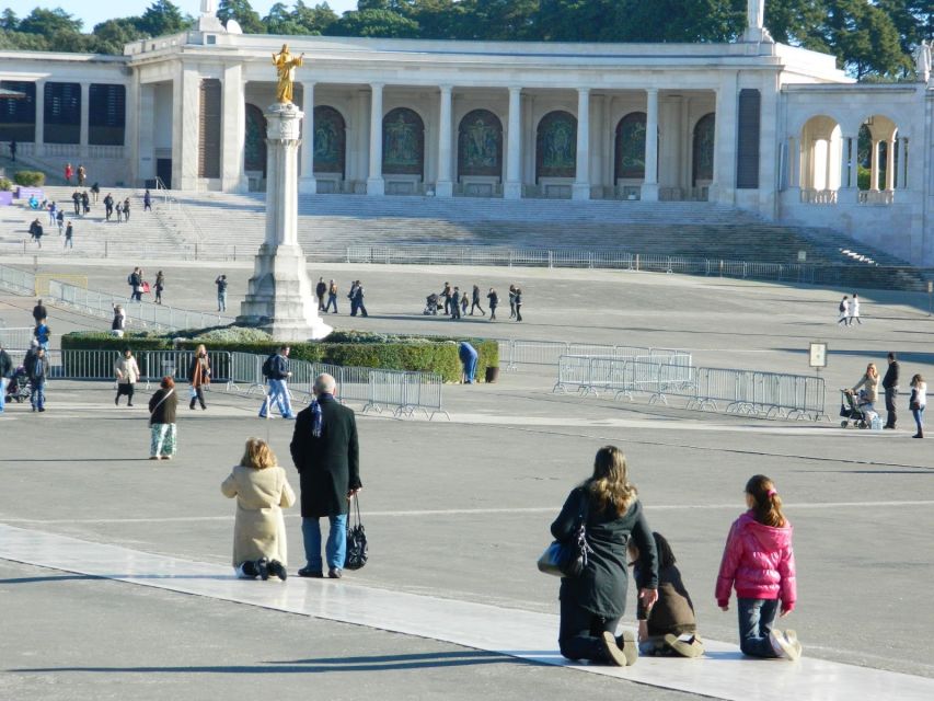 Lisbon: Fatima, Batalha, Nazare and Obidos Tour Hotel Pickup - Who Should Book This Fatima, Batalha, Nazaré, and Óbidos Tour