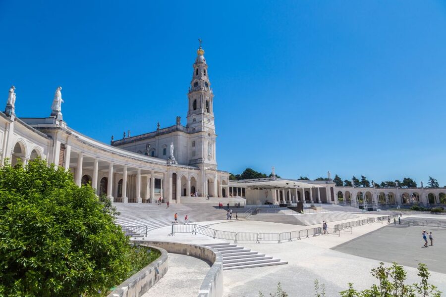 Lisbon: Fatima, Batalha, Nazare and Obidos Tour Hotel Pickup - Fatima Sanctuary: Prayer, History, and What Time You Actually Need