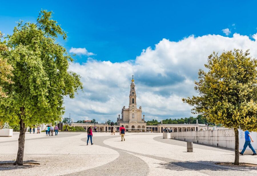 Lisbon: Fatima, Batalha, Nazare and Obidos Tour Hotel Pickup - Batalha Monastery: UNESCO Gothic With a Real Portugal Story