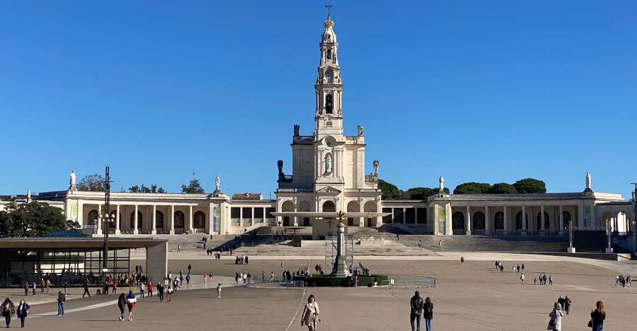 Lisbon: Fátima, Batalha, Nazaré & Obidos Small-Group Tour - Key highlights worth waking up for