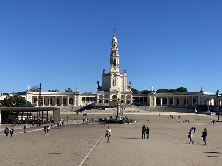Lisbon: Fátima, Batalha, Nazaré & Obidos Small-Group Tour - Why this Lisbon day trip feels like four trips in one